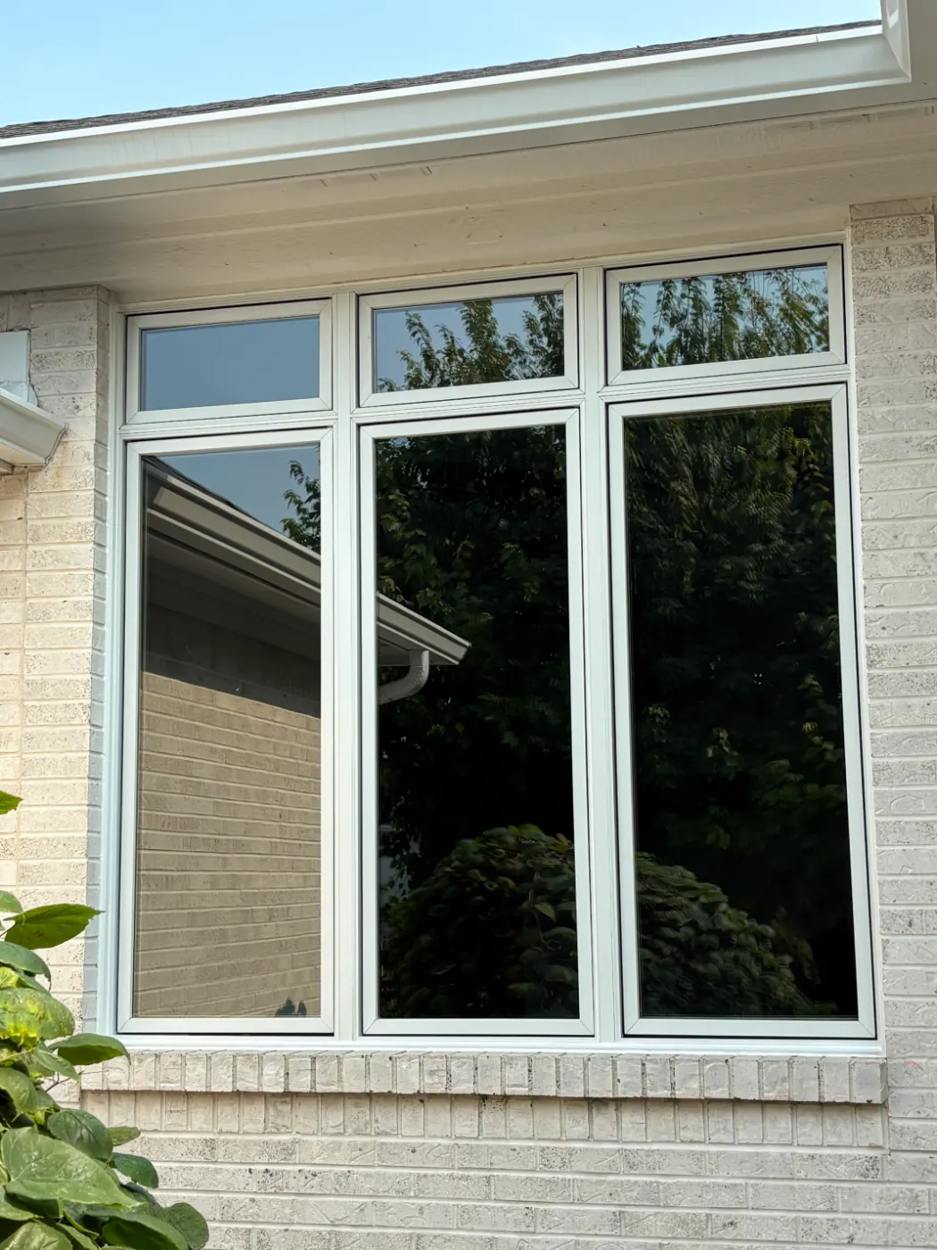 Storm-damaged window documented in Trafalgar